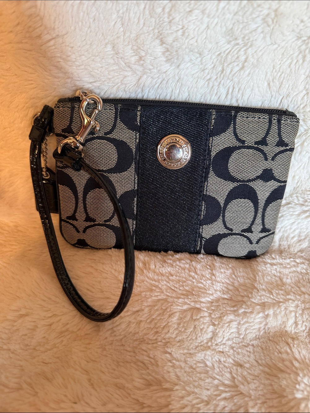 Coach Signature Jacquard Wristlet Black Grey Monogram Logo Medallion Zip Pouch‎